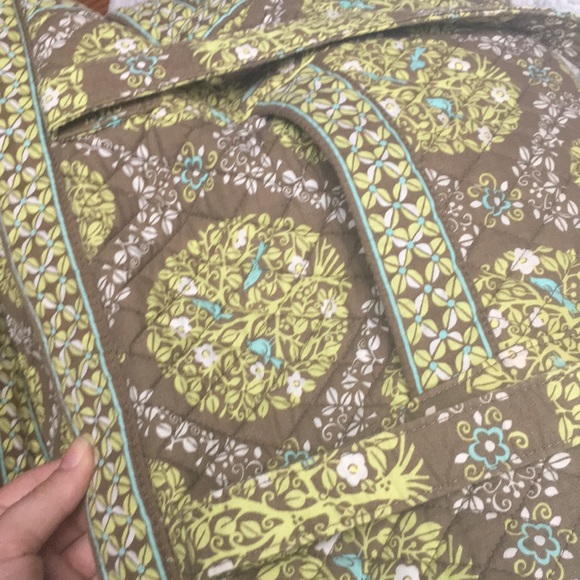 DISCONTINUED PATTERN Vera Bradly Beach Bag Zip Up - Picture 4 of 8